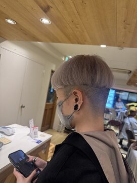 エイト新宿店(EIGHT shinjuku) ホワイトカラー