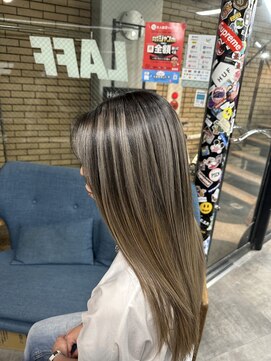 ラフ(LAFF) バレイヤージュ/ベージュ/前頭ブリーチ