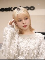 ピークアブー ワン(PEEK-A-BOO ONE)&nbsp;外はねミディアムヘア
