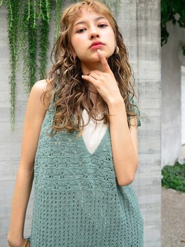 カンナ(Canna) エアリーミディ/ショートパーマ/黒髪/ホワイトアッシュ/TOKIO