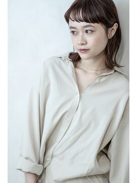 コノン(CONON) ショートバング　外ハネ　おくれ毛