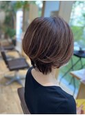 ベージュカラー×ショートボブ