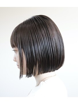 ウィスカーヘアー(whisker hair) シンプルボブ　ストレートボブ　ナチュラルブラウン