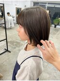 《SoSo》ツヤのあるボブスタイル
