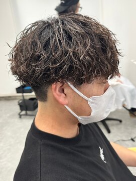 フゥ 宇都宮(FeU) 波巻きスパイラルパーマメンズマッシュパーマツイストパーマ