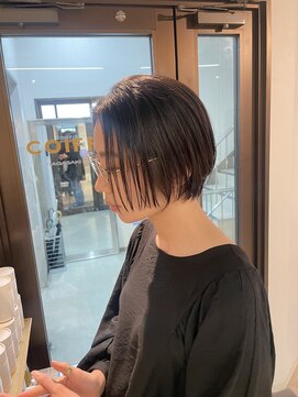 コワファーストナガサキシャンプーボーイ(COIFF1RST NAGASAKI SHAMPOO BOY) 大人可愛い20代30代40代黒髪前下がりショートボブ丸みショート◎