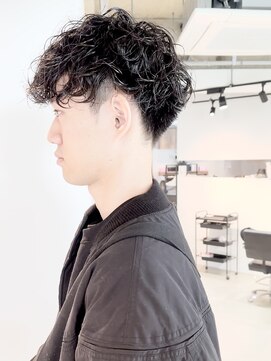 イズ(iss) スパイラルパーマ/メンズカット/ツーブロック/刈り上げ