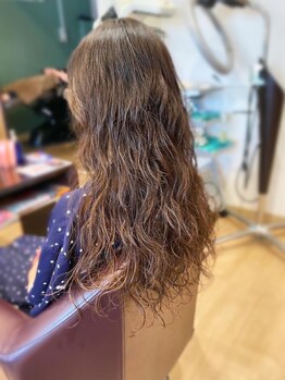 ヘアーアンドメイク シルバ(Hair&Make SILVA)の写真/【上杉/北四番丁】スタッフ3名のみの少人数サロンの為、肩肘張らずに落ち着いて過ごせて心からリラックス♪