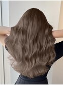 ヘーゼルベージュ　ブリーチなし　レイヤーカット　海外風
