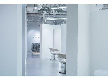 韓国美容室 WENEED 名古屋 【髪質改善/レイヤーカット/名駅】