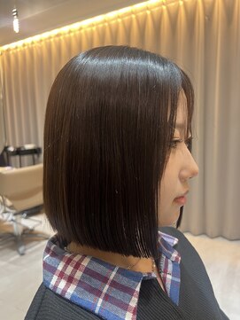 ジーナ 京都駅前(Zina) ぱつっとボブ×透明感カラー