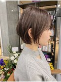 ピンクハッシュカットくびれショートヨシンモリ