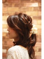 ラ・メール(La Mer)&nbsp;編み込みハーフアレンジ