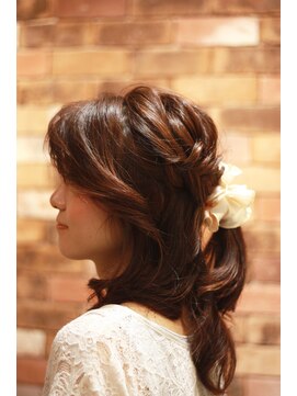 ラ・メール(La Mer) 編み込みハーフアレンジ