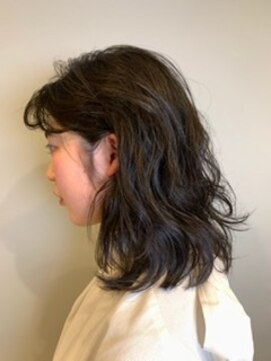 ウィーク 梅田(UiiC) アンニュイなミディアム