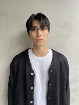 ソラ(SOLA) ラフなセンターパートショート