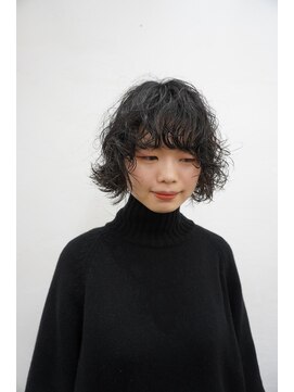 ヒメル(HML U/2A) マッシュウェーブボブスタイル/パーマスタイル/くせ毛風パーマ