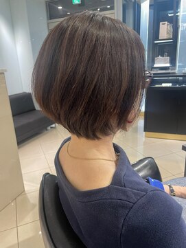 ラブクロムトーキョー オモテサンドウ(LOVECHROME OMOTESANDO) 【白髪活かし・】ショートヘア　大人ガーリー　チョコレート