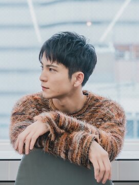 ビューティービースト 廿日市店(beauty:beast) アップバングショート刈り上 げ黒髪短髪マッシュ波巻 きパーマ