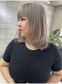 ハイトーングレージュ