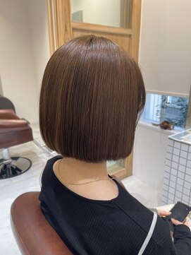 ファスナーグランデ(fustener grande) オリーブベージュ×切りっぱなしボブ