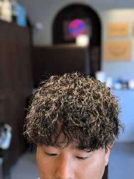 アールイー(Re) ツーブロック・ツイストパーマ