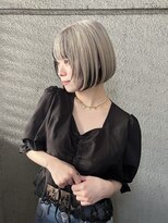 ヲタクに美容室は難しい。 アンブレラカラー/インナーカラー/ミニボブ/ホワイトベージュ