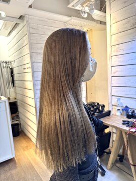 ヴィッカエコル (vicca 'ekolu) 《二階堂千恵》ブロンド／ブリーチ／ミルクティー