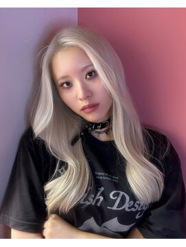 ダズリングディア(Dazzling Deer) ホワイトブロンド/ブロンド/ロング/巻き髪/学割/ホワイト