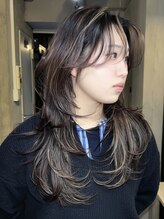 フォート(FORT)&nbsp;外国人風バタフライレイヤーカット/ハイライトカラー/グレージュ
