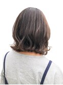 外ハネ×透明感カラースタイル