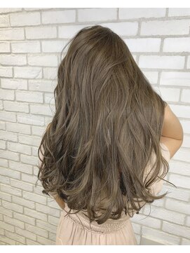 ラフトーキョウセカンド(RAF TOKYO 2nd) みんなに褒められる誰も真似できないグレージュ