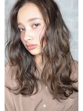 ラルマミット(lalma mit) 【くびれミディ】大人かわいいロングヘア【カーキグレージュ】