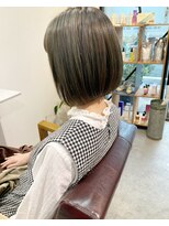 ナット(Nat)&nbsp;切りっぱなしボブ×カーキグレージュ