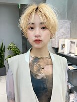 ヴェイン 渋谷(vain)&nbsp;ハイトーン　ベージュ　ショートボブ　レイヤー　デザインカラー