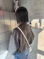 アディクション(ADDICTION)&nbsp;「透け感オリーブ × ぱつっとボブ」