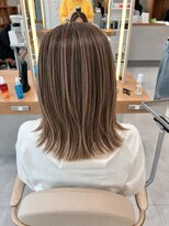 エクラバイケンジ(ECLAT byKENJE)&nbsp;くびれ外ハネ×白髪ぼかしハイライト