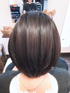 美容室 トワモワ ショートボブ縮毛矯正