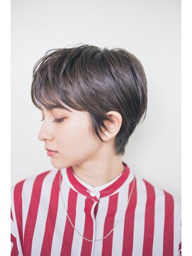 ピズム(PISM) 耳かけマッシュイメチェンショート／フォギーベージュ