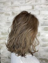 シシ 新宿(She 2.)&nbsp;ベージュ系カラー　極細ハイライト