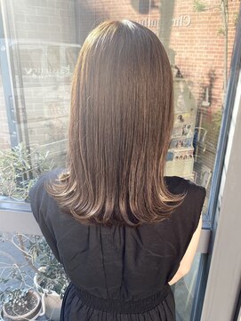 アシェット(assiette) 外ハネミディアムヘア 20代30代