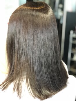 インヴィンシブル ヘアー マーダ(Invincible Hair MADA)の写真/【MADA-Treatment-】リピーター続出☆うる艶になれる美髪トリートメントでここちよい手触りが続く!!