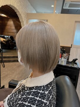 リファイン バイ アフィナー 本厚木店(Refine by Afinar) シルバーベージュ【本厚木】