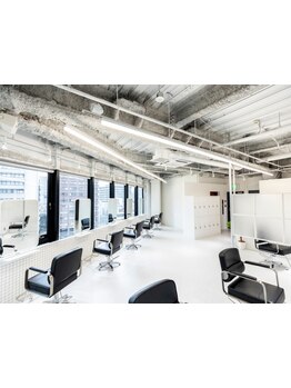 【西梅田/東梅田/JR大阪 徒歩8分】時代と共に変化・成長し、お客様に寄り添いながら満足できる時間をご提供