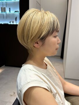 ネイロ 北千住(NeiRo) 小顔ショートボブハイライトカラー大人ショートカット白髪ぼかし