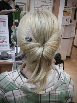 ヒラトヤ 肴町店 ルーズハーフアップハイトーンヘアセット ドレスヘア 結婚式