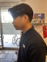 グッドプレイスアンドシング(Good Place&thing)&nbsp;メンズカットテーパーフェードセンターパートニュアンスパーマ