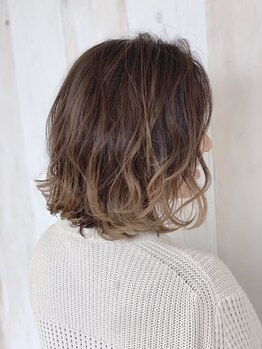 フォリス(Foris)の写真/あなたの雰囲気を大切にし、魅力を最大限に引き出すお手伝いを♪骨格に合わせたカットで、小顔効果も◎