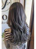 イル(iru)&nbsp;Icegreige/レイヤー/グラデーションカラー/Miku