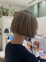 ハロウ 天神(Halou)&nbsp;白髪ぼかし×ハイライト×ベージュ×ショート